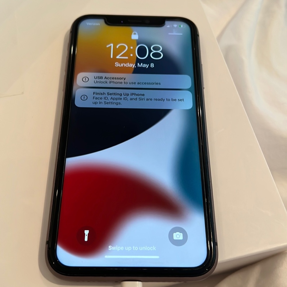Black Apple IPhone 11 with 64 GB Excellent Used Condition